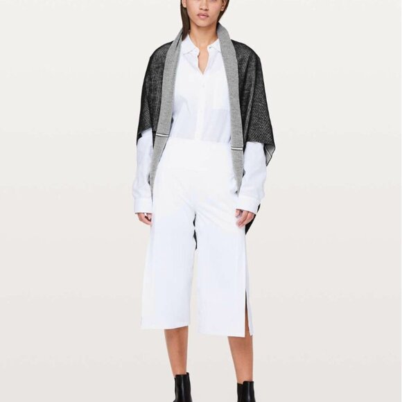 LULULEMON EXALTATION WRAP ONE SIZE BLACK SILVER ICE REVERSIBLE KNIT - Picture 7 of 7